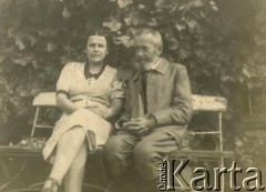 1946, Gronowo, Polska.
Irena Walkowska (z d. Wolszczynin) z ojcem Jerzym Wolszczyninem.
Fot. NN, udostępniła Jolanta Wolszczynin.