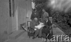 7.06.1936, Drohiczówka, Polska.
Państwo Cieńscy z wnuczką Marią Wielowieyską, córką Anny i Kazimierza Wielowieyskich (stoją). 
Fot. Anna Wielowieyska, udostępniła Maria Wielowieyska, reprodukcje cyfrowe w  Bibliotece Polskiej im. Ignacego Domeyki w Buenos Aires (Biblioteca Polaca Ignacio Domeyko) i w Ośrodku KARTA w Warszawie
