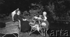 9.08.1927, Lwów, Polska.
Maria Cieńska - matka Anny Wielowieyskiej (z domu Cieńskiej) oraz ciotka.
Fot. Anna Wielowieyska, udostępniła Maria Wielowieyska, reprodukcje cyfrowe w  Bibliotece Polskiej im. Ignacego Domeyki w Buenos Aires (Biblioteca Polaca Ignacio Domeyko) i w Ośrodku KARTA w Warszawie
