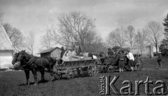 20.05.1928, Snopków, Polska.
Uczennice Głównej Szkoły Gospodarczej Żeńskiej.
Fot. Anna Wielowieyska, udostępniła Maria Wielowieyska, reprodukcje cyfrowe w  Bibliotece Polskiej im. Ignacego Domeyki w Buenos Aires (Biblioteca Polaca Ignacio Domeyko) i w Ośrodku KARTA w Warszawie
