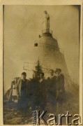 07.04.1946, Libia,
U stóp Matki Boskiej Libańskiej Choynowska, Irena Saymańska, Anna Wielowiejska, Maria Czehajowska. 
Fot. NN, zbiory Marii Wielowieyskiej Petrikorich, reprodukcje cyfrowe w Bibliotece Polskiej im. Ignacego Domeyki w Buenos Aires (Biblioteca Polaca Ignacio Domeyko) i w Ośrodku KARTA w Warszawie 



