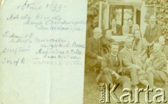 1899, Okno, woj. tarnopolskie, Polska.
Modesta Cieńska, Maria z Dzieduszyckich, Jan Wielowieyski, Ludomir, Modesta Czarnowska, nn, Adolf Cieński, Magdalena Cieńska, Józef Cieński, Tadeusz Cieński.
Fot. NN, zbiory Marii Wielowieyskiej Petrikorich, reprodukcje cyfrowe w Bibliotece Polskiej im. Ignacego Domeyki w Buenos Aires (Biblioteca Polaca Ignacio Domeyko) i w Ośrodku KARTA w Warszawie 



