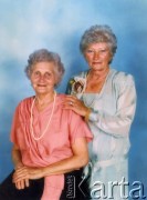 Lata 90., Cachuera, Misiones, Argentyna.
Córki Juana Szychowskiego Carola i Enrriqueta. 
Fot. NN, zbiory Asociación Polaca de Posadas, udostępniła Fabiana Śniechowski, reprodukcje cyfrowe w Bibliotece Polskiej im. Ignacego Domeyki w Buenos Aires (Biblioteca Polaca Ignacio Domeyko) i w Ośrodku KARTA w Warszawie 



