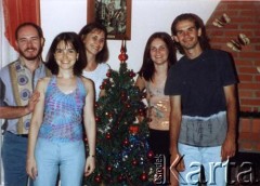 2001, Posadas (?), Misiones, Argentyna.
Kuzyni Horacio, Silvia, Patricia, Cristina i Sergio.
Fot. NN, zbiory Asociación Polaca de Posadas, udostępniła Fabiana Śniechowski, reprodukcje cyfrowe w Bibliotece Polskiej im. Ignacego Domeyki w Buenos Aires (Biblioteca Polaca Ignacio Domeyko) i w Ośrodku KARTA w Warszawie 




