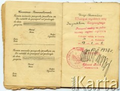 Lata 30., Babice, powiat biłgorajski, Polska.
Strona paszportu rodziny Senejko - Jerzego oraz Katarzyny Senejko wraz z dziećmi synem Jerzym i córkami Marią i Anastazją. 
Fot. NN, zbiory Anastazji Senejko, reprodukcje cyfrowe w  Bibliotece Polskiej im. Ignacego Domeyki w Buenos Aires (Biblioteca Polaca Ignacio Domeyko) i w Ośrodku KARTA w Warszawie