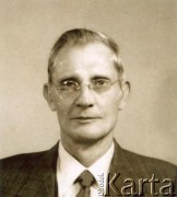 Lata 50., Cachuera, Misiones, Argentyna.
Juan Szychowski (1890-1960) - założyciel Amandy, przedsiębiorstwa produkującego yerba mate i ryż.
Fot. NN, zbiory rodziny Szychowskich, reprodukcje cyfrowe w Bibliotece Polskiej im. Ignacego Domeyki w Buenos Aires (Biblioteca Polaca Ignacio Domeyko) i w Ośrodku KARTA w Warszawie 
