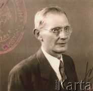 Lata 50., Cachuera, Misiones, Argentyna.
Juan Szychowski (1890-1960) - założyciel Amandy, przedsiębiorstwa produkującego yerba mate i ryż.
Fot. NN, zbiory rodziny Szychowskich, reprodukcje cyfrowe w Bibliotece Polskiej im. Ignacego Domeyki w Buenos Aires (Biblioteca Polaca Ignacio Domeyko) i w Ośrodku KARTA w Warszawie 
