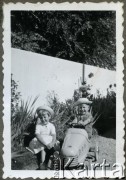 Około 1955, Kilometro 8, Comodoro Rivadavia, prowincja Chubut, Argentyna.
Daniel i Susana Zacharkowie.
Fot. NN, zbiory Adeli Kozlowski i Eugeniusza Zacharko, reprodukcje cyfrowe w Bibliotece Polskiej im. Ignacego Domeyki w Buenos Aires (Biblioteca Polaca Ignacio Domeyko) i w Ośrodku KARTA w Warszawie.


