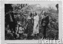 23.01.1938, Pico Salamanca, Argentyna.
Jan Samoluta (pierwszy z prawej), Janina Koprowski (druga z prawej) - siostra Jana Józefa Koprowskiego, Marianna Koprowski (w środku) - babcia Enrique Koprowskiego, Eugenia Koprowski (druga z lewej) i Jan Józef Koprowski (pierwszy z lewej) - ojciec Enrique Koprowskiego.
Fot. NN, zbiory Enrique Koprowskiego, reprodukcje cyfrowe w Bibliotece Polskiej im. Ignacego Domeyki w Buenos Aires (Biblioteca Polaca Ignacio Domeyko) i w Ośrodku KARTA w Warszawie.
