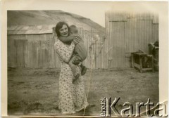Lata 30., Comodoro Rivadavia, prowincja Chubut, Argentyna.
Janina Koprowski - siostra Jana Józefa Koprowskiego.
Fot. NN, zbiory Enrique Koprowskiego, reprodukcje cyfrowe w Bibliotece Polskiej im. Ignacego Domeyki w Buenos Aires (Biblioteca Polaca Ignacio Domeyko) i w Ośrodku KARTA w Warszawie.