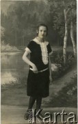 Lata 30., Comodoro Rivadavia, prowincja Chubut, Argentyna.
Janina Krajewska - siostra Marianny Koprowski.
Fot. NN, zbiory Enrique Koprowskiego, reprodukcje cyfrowe w Bibliotece Polskiej im. Ignacego Domeyki w Buenos Aires (Biblioteca Polaca Ignacio Domeyko) i w Ośrodku KARTA w Warszawie.