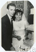25.01.1964, Comodoro Rivadavia, Argentyna.
Ślub Roberto i Juany Szymanskich.
Fot. NN, zbiory Roberto Carlosa Szymanskiego, reprodukcje cyfrowe w  Bibliotece Polskiej im. Ignacego Domeyki w Buenos Aires (Biblioteca Polaca Ignacio Domeyko) i w Ośrodku KARTA w Warszawie