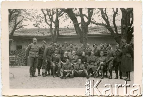 3.05.1941, Chur, Szwajcaria.
Internowani żołnierze. Wśród nich żołnierze 2. Dywizji Strzelców Pieszych. Ludwik Figna (czwarty z lewej).
Fot. NN, zbiory Juana Ludvica Figny, reprodukcje cyfrowe w Bibliotece Polskiej im. Ignacego Domeyki w Buenos Aires (Biblioteca Polaca Ignacio Domeyko) i w Ośrodku KARTA w Warszawie.