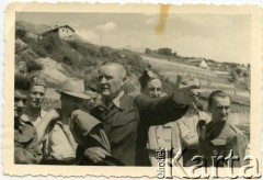 Lata 40., Szwajcaria.
Prawdopodobnie miejsce internowania polskich żołnierzy. Ludwik Figna (pierwszy z prawej).
Fot. NN, zbiory Juana Ludvica Figny, reprodukcje cyfrowe w Bibliotece Polskiej im. Ignacego Domeyki w Buenos Aires (Biblioteca Polaca Ignacio Domeyko) i w Ośrodku KARTA w Warszawie.