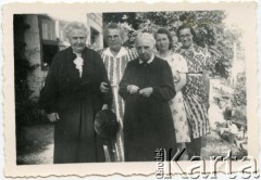 1940-1945, Szwajcaria.
Kobiety.
Fot. NN, zbiory Juana Ludvica Figny, reprodukcje cyfrowe w Bibliotece Polskiej im. Ignacego Domeyki w Buenos Aires (Biblioteca Polaca Ignacio Domeyko) i w Ośrodku KARTA w Warszawie.