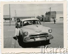 1956, Comodoro Rivadavia, prowincja Chubut, Argentyna.
Krystyna Mickiewicz - matka Moniki Mickiewicz.
Fot. NN, zbiory Moniki Mickiewicz, reprodukcje cyfrowe w Bibliotece Polskiej im. Ignacego Domeyki w Buenos Aires (Biblioteca Polaca Ignacio Domeyko) i w Ośrodku KARTA w Warszawie.