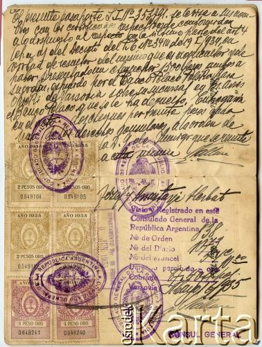 6.05.1935, Buczacz, Polska.
Paszport małżeństwa Józefa i Anastazji Herbutów oraz ich dzieci Katarzyny, Anieli i Władysława. Rodzina do 1935 r. mieszkała w Baryszu. Dokument został wystawiony przed ich wyjazdem do prowincji Chaco w Argentynie.
Fot. NN, zbiory Władysława Herbuta, reprodukcje cyfrowe w Bibliotece Polskiej im. Ignacego Domeyki w Buenos Aires (Biblioteca Polaca Ignacio Domeyko) i w Ośrodku KARTA w Warszawie.