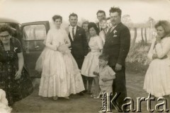 25.08.1962, Coronel du Graty, prowincja Chaco, Argentyna.
Ślub Władysława i Heleny (Eleny) Herbutów. 
Fot. NN, zbiory Władysława Herbuta, reprodukcje cyfrowe w Bibliotece Polskiej im. Ignacego Domeyki w Buenos Aires (Biblioteca Polaca Ignacio Domeyko) i w Ośrodku KARTA w Warszawie.