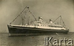 1935-1939, brak miejsca.
M/s Piłsudski – polski statek pasażerski, transatlantyk. Zatonął w listopadzie 1939 roku.
Fot. NN, zbiory Marii Kramarz, reprodukcje cyfrowe w Bibliotece Polskiej im. Ignacego Domeyki w Buenos Aires (Biblioteca Polaca Ignacio Domeyko) i w Ośrodku KARTA w Warszawie.