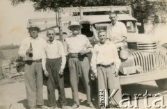 Brak daty, Coronel du Graty, Pampa del Infierno, prowincja Chaco, Argentyna.
Kolęda. Bruno, Ignacy Górniak, Jan Kramarz, Jan Boczar.
Fot. NN, zbiory Stanisława Wojtuń, reprodukcje cyfrowe w Bibliotece Polskiej im. Ignacego Domeyki w Buenos Aires (Biblioteca Polaca Ignacio Domeyko) i w Ośrodku KARTA w Warszawie.