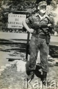 Lata 80., prowincja Corrientes, Argentyna. 
Syn Wiktorii Błaszczak - Antonio - w wojsku.
Fot. NN, zbiory Wiktorii Błaszczak, reprodukcje cyfrowe w Bibliotece Polskiej im. Ignacego Domeyki w Buenos Aires (Biblioteca Polaca Ignacio Domeyko) i w Ośrodku KARTA w Warszawie.