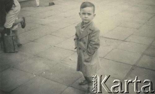 Lata 50., Corrientes, Argentyna.
Claudio Szymula - syn polskiego inżyniera i żołnierza oraz Włoszki.
Fot. NN, zbiory Silvii Szymuli, reprodukcje cyfrowe w  Bibliotece Polskiej im. Ignacego Domeyki w Buenos Aires (Biblioteca Polaca Ignacio Domeyko) i w Ośrodku KARTA w Warszawie