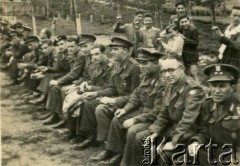 1945-1947, Urbino, Włochy.
Żołnierze żandarmerii 2 Korpusu Polskiego.
Fot. NN, zbiory Silvii Szymuli, reprodukcje cyfrowe w  Bibliotece Polskiej im. Ignacego Domeyki w Buenos Aires (Biblioteca Polaca Ignacio Domeyko) i w Ośrodku KARTA w Warszawie