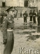 1945-1947, Urbino, Włochy.
Żołnierze żandarmerii 2 Korpusu Polskiego.
Fot. NN, zbiory Silvii Szymuli, reprodukcje cyfrowe w  Bibliotece Polskiej im. Ignacego Domeyki w Buenos Aires (Biblioteca Polaca Ignacio Domeyko) i w Ośrodku KARTA w Warszawie