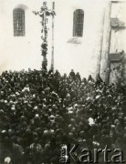 8.06.1939, Sobków, Polska. 
Procesja w dniu święta Bożego Ciała pod kościołem pw. św. Stanisława,
Fot. NN, ze zbiorów Archivo Historico-Central 