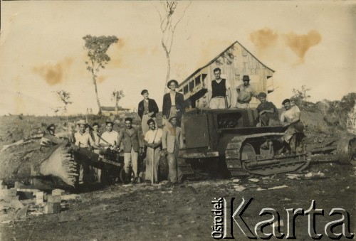 1951, San Pedro, prowincja Misiones, Argentyna.
Osadnicy.
Fot. NN, ze zbiorów Archivo Historico-Central 