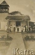 Brak daty, Argentyna.
Wierni przed kaplicą.
Fot. NN, ze zbiorów Archivo Historico-Central 