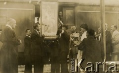 1945-1954, prawdopodobnie Las Lomitas, prowincja Formosa, Argentyna.
Uroczyste przeniesienie figury Matki Boskiej z Formosy (Matrona Territorio Formosa). Nz. 1. z lewej polski redemtorysta o. Estanislao Misiaszek.
Fot. NN, ze zbiorów Archivo Historico-Central 