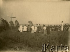 Ok. 1929, Kongo.
Poświęcenie kamienia węgielnego pod kościół. W uroczystości bierze udział polski redemtorysta ojciec Alfred Muller.
Fot. NN, ze zbiorów Archivo Historico-Central 