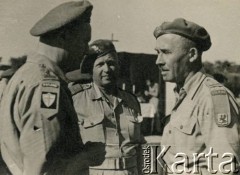 1945-1946, Włochy.
Oficerowie 2 Korpusu Polskiego. Z prawej podpułkownik Józef Kramczyński, pełniący obowiązki dowódcy 7 Dywizji Piechoty.
Fot. NN, zbiory Krzysztofa Barbarskiego, reprodukcje cyfrowe w Ośrodku KARTA w Warszawie i w Instytucie Polskim i Muzeum im. gen. Sikorskiego w Londynie.