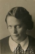 1932-1936, Rawicz, Polska.
Ludwika Kramczyńska z domu Gruber, żona Józefa Kramczyńskiego.
Fot. NN, zbiory Krzysztofa Barbarskiego, reprodukcje cyfrowe w Ośrodku KARTA w Warszawie i w Instytucie Polskim i Muzeum im. gen. Sikorskiego w Londynie.