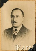 Lata 30., Warszawa, Polska.
Władysław Barbarski.
Fot. NN, zbiory Krzysztofa Barbarskiego, reprodukcje cyfrowe w Ośrodku KARTA w Warszawie i w Instytucie Polskim i Muzeum im. gen. Sikorskiego w Londynie.