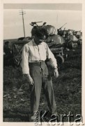 1944, Kelso, Szkocja, Wielka Brytania.
Porucznik Janusz Wincenty Barbarski, oficer wywiadu 2 Pułku Pancernego.
Fot. NN, zbiory Krzysztofa Barbarskiego, reprodukcje cyfrowe w Ośrodku KARTA w Warszawie i w Instytucie Polskim i Muzeum im. gen. Sikorskiego w Londynie.