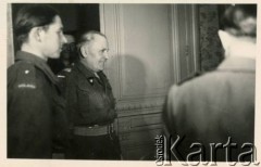 1944, Breda, Holandia.
Zjazd Harcerski przy 1 Dywizji Pancernej. 2. z lewej dowódca dywizji generał brygady Stanisław Maczek.
Fot. NN, zbiory Michała Olizara, reprodukcje cyfrowe w Ośrodku KARTA w Warszawie i w Instytucie Polskim i Muzeum im. gen. Sikorskiego w Londynie.