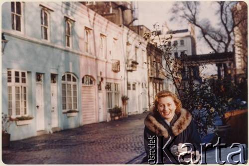 Lata 60., Londyn, Anglia, Wielka Brytania.
Zofia Rita Zaremba.
Fot. NN, zbiory Zofii Rity Zaremby, reprodukcje cyfrowe w Ośrodku KARTA w Warszawie i w Instytucie Polskim i Muzeum im. gen. Sikorskiego w Londynie.