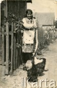 1937, Święciany, woj. wileńskie, Polska. 
Anna Szwaglis, matka Andrzeja Boruckiego.
Fot. NN, zbiory Andrzeja Boruckiego, reprodukcje cyfrowe w Ośrodku KARTA w Warszawie i w Instytucie Polskim i Muzeum im. gen. Sikorskiego w Londynie.