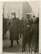 Lipiec 1938, Polska.
Z prawej Wincenty Strumiński - dziadek oraz  Emil Strumiński - stryj Joanny Bernasińskiej i Bożeny Laskiewicz. 
Fot. NN, zbiory Joanny i Jacka Bernasińskich oraz Bożeny Laskiewicz, reprodukcje cyfrowe w Ośrodku KARTA w Warszawie i w Instytucie Polskim i Muzeum im. gen. Sikorskiego w Londynie.  

