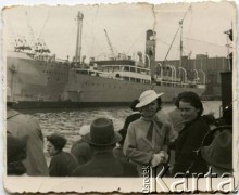 1936, Gdynia, Polska.
Z prawej Władysława Strumińska, matka Joanny Bernasińskiej i Bożeny Laskiewicz.
Fot. NN, zbiory Joanny i Jacka Bernasińskich, reprodukcje cyfrowe w Ośrodku KARTA w Warszawie i w Instytucie Polskim i Muzeum im. gen. Sikorskiego w Londynie.