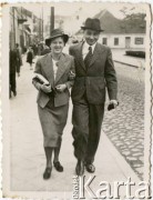 Ok.1937, Białystok, Polska.
Wisława z domu Darłak i Karol Bernasińscy, rodzice Jacka Bernasińskiego.
Fot. NN, zbiory Joanny i Jacka Bernasińskich, reprodukcje cyfrowe w Ośrodku KARTA w Warszawie i w Instytucie Polskim i Muzeum im. gen. Sikorskiego w Londynie.