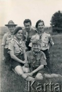 1954, Harefordshire, Anglia, Wielka Brytania. 
Harcerski obóz letni, z prawej Jacek Bernasiński.
Fot. NN, zbiory Joanny i Jacka Bernasińskich, reprodukcje cyfrowe w Ośrodku KARTA w Warszawie i w Instytucie Polskim i Muzeum im. gen. Sikorskiego w Londynie.