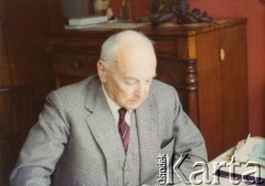 9.03.1975, Londyn, Anglia, Wielka Brytania.
Klemens Rudnicki, były generałem brygady, od 1945 dowódcą 1 Dywizji Pancernej. 
Fot. NN, zbiory Izabeli i Andrzeja Czerniajewa, reprodukcje cyfrowe w Ośrodku KARTA w Warszawie i w Instytucie Polskim i Muzeum im. gen. Sikorskiego w Londynie.