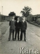 Ok.1954, Lilford Park, Northamptonshire, Anglia, Wielka Brytania.
Uczniowie Lilford Polish Technical School. 1. z lewej prawdopodobnie Andrzej Czerniajew.
Fot. NN, zbiory Izabeli i Andrzeja Czerniajewa, reprodukcje cyfrowe w Ośrodku KARTA w Warszawie i w Instytucie Polskim i Muzeum im. gen. Sikorskiego w Londynie.