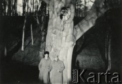 1956, Iscoyed Park, Walia, Wielka Brytania.
Jan Czerniajew z synem Andrzejem Czerniajewem.
Fot. NN, zbiory Izabeli i Andrzeja Czerniajewa, reprodukcje cyfrowe w Ośrodku KARTA w Warszawie i w Instytucie Polskim i Muzeum im. gen. Sikorskiego w Londynie.