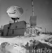 1977, Tynda, obwód amurski, Rosyjska Federacyjna Socjalistyczna Republika Radziecka, ZSRR.
Budowa Bajkalsko-Amurskiej Magistrali Kolejowej (BAM). Budynek z antenami radiowymi na dachu.
Fot. Mikołaj Nesterowicz, zbiory Ośrodka KARTA