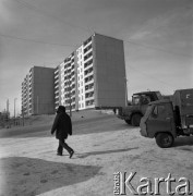 1977, Tynda, obwód amurski, Rosyjska Federacyjna Socjalistyczna Republika Radziecka, ZSRR.
Budowa Bajkalsko-Amurskiej Magistrali Kolejowej (BAM). Nowe bloki mieszkalne wybudowane dla robotników pracujących przy budowie oraz nowych mieszkańców, osiedlających się w mieście w związku z budową magistrali
Fot. Mikołaj Nesterowicz, zbiory Ośrodka KARTA