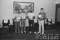 1989, Phenian, Koreańska Republika Ludowo-Demokratyczna.
Realizacja filmu dokumentalnego Andrzeja Fidyka zatytułowanego 
